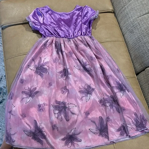 Disney’s Rapunzel little girls costume and purples and pinks 2T - Picture 5 of 5
